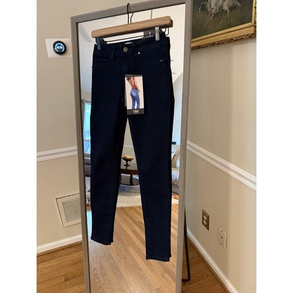 YMI Women's Black Size 1 Dark Denim Jeans 3 button Mid Rise - Picture 7 of 8